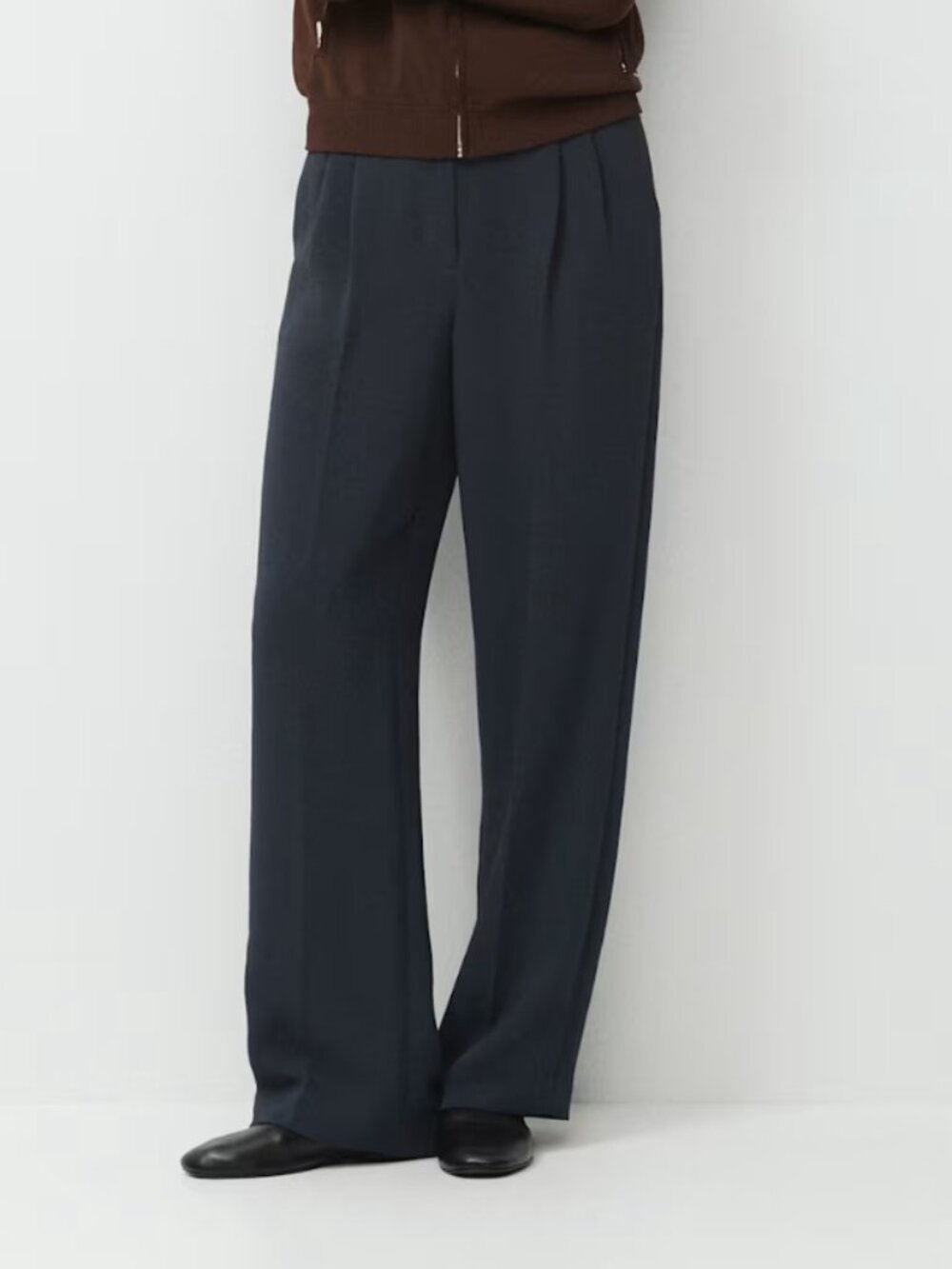 Aritzia - The Effortless Pant